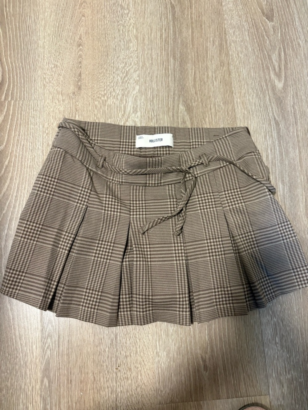 Hollister Plaid Pleated Mini Skirt in Brown